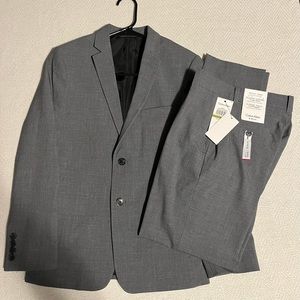 Calvin Klein boys gray suit size 14, new with tags